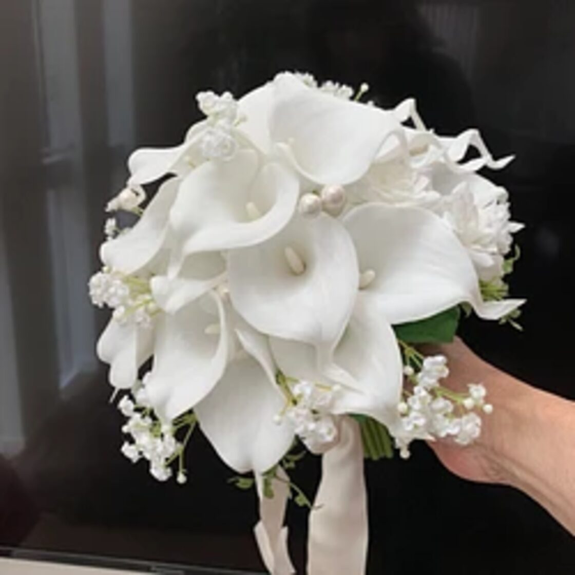 カラーとかすみ草のウエディングブーケ（ブートニア付） | Pay ID