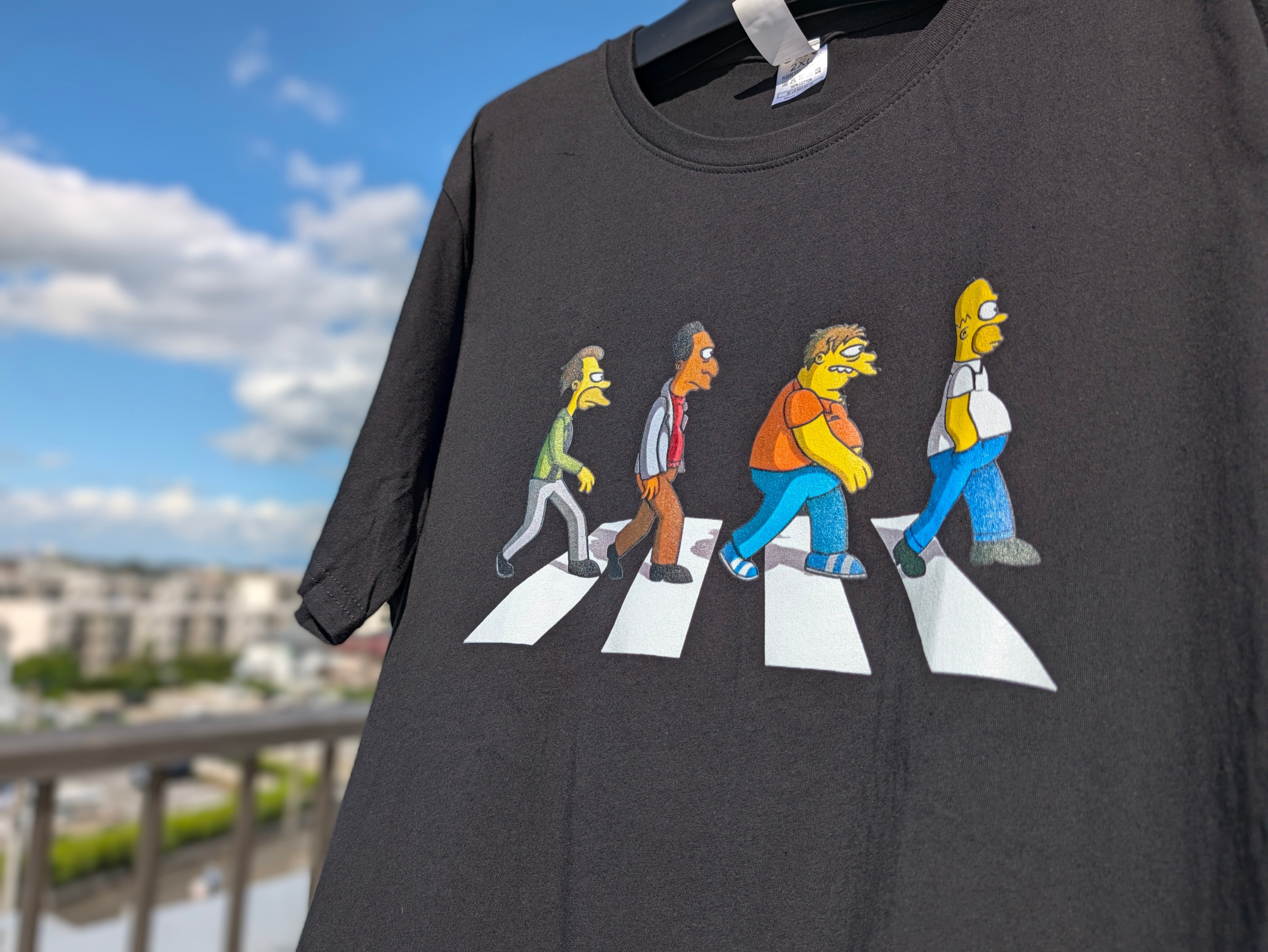 【 ザ・シンプソンズ（The Simpsons）】モーの酒場常連Tシャツ / ABBEY ROAD / アビーロード / アビイ・ロード/ Tシャツ〚アメリカン雑貨 アメトイ〛