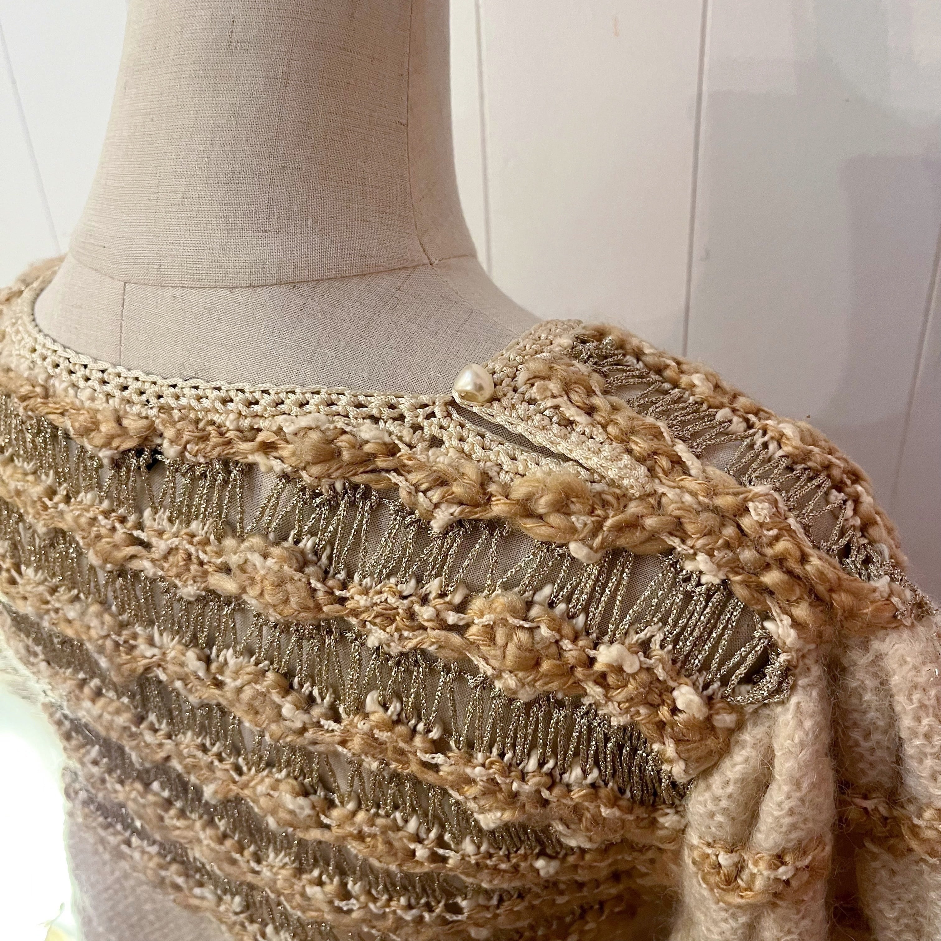 ruffle cuffs gold lame knit