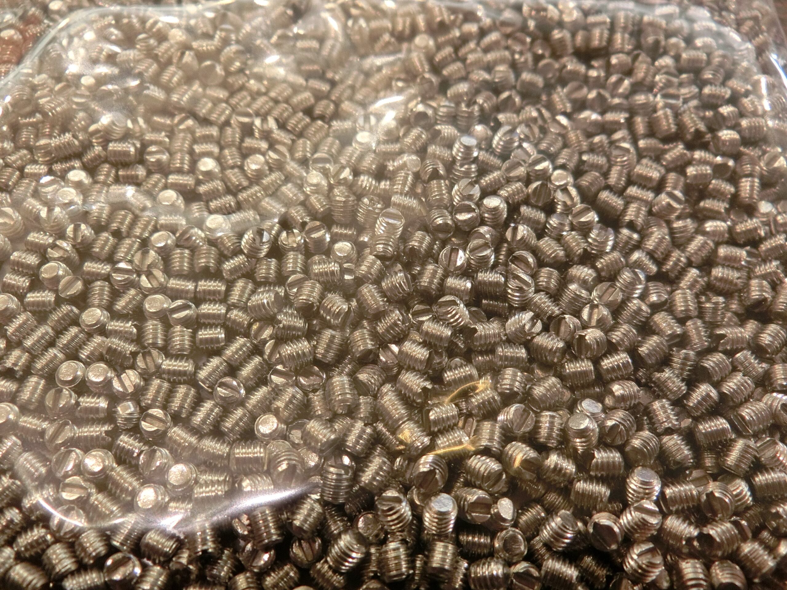 イシイ　トモコ イモネジ 3x3 or 3x4mm 10個セット 茨城県水戸市のベイプ・電子