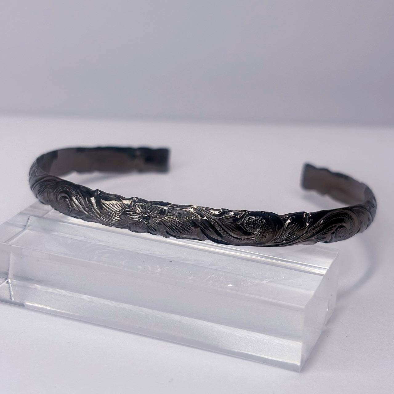 Heritage Bangle -Black-