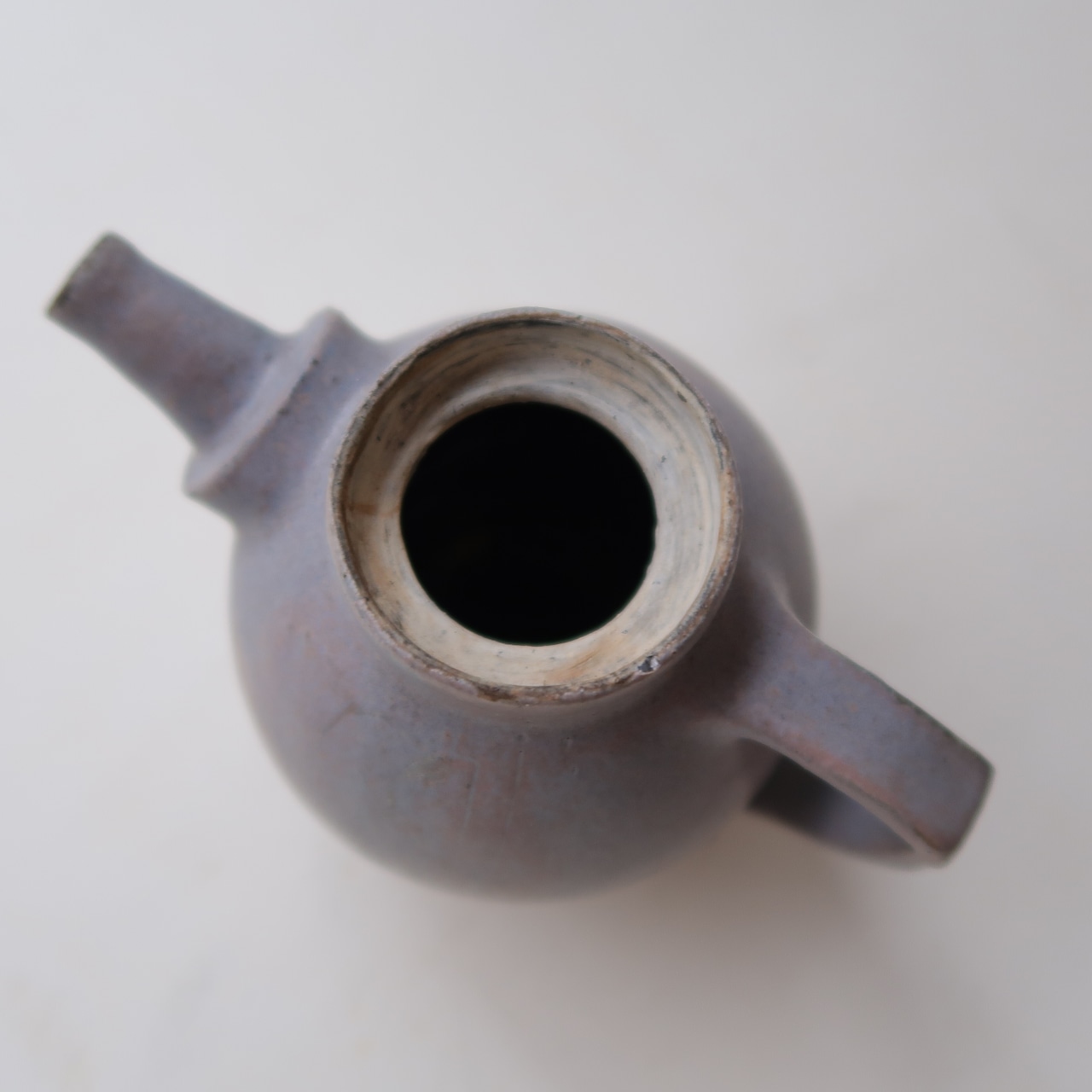 赤紫のティーポット&カップ