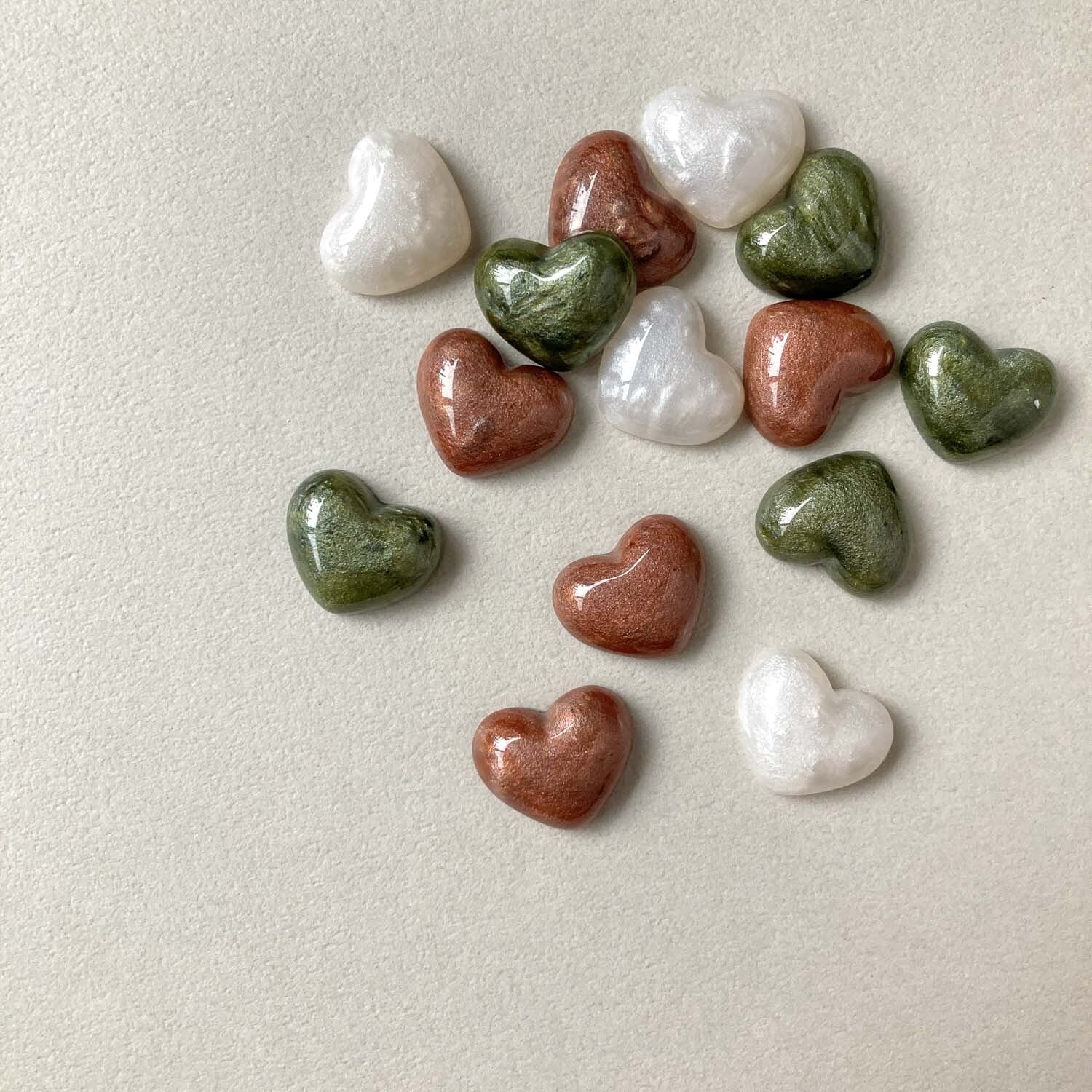 〈新色追加〉ぷっくりラメハートデコパーツ