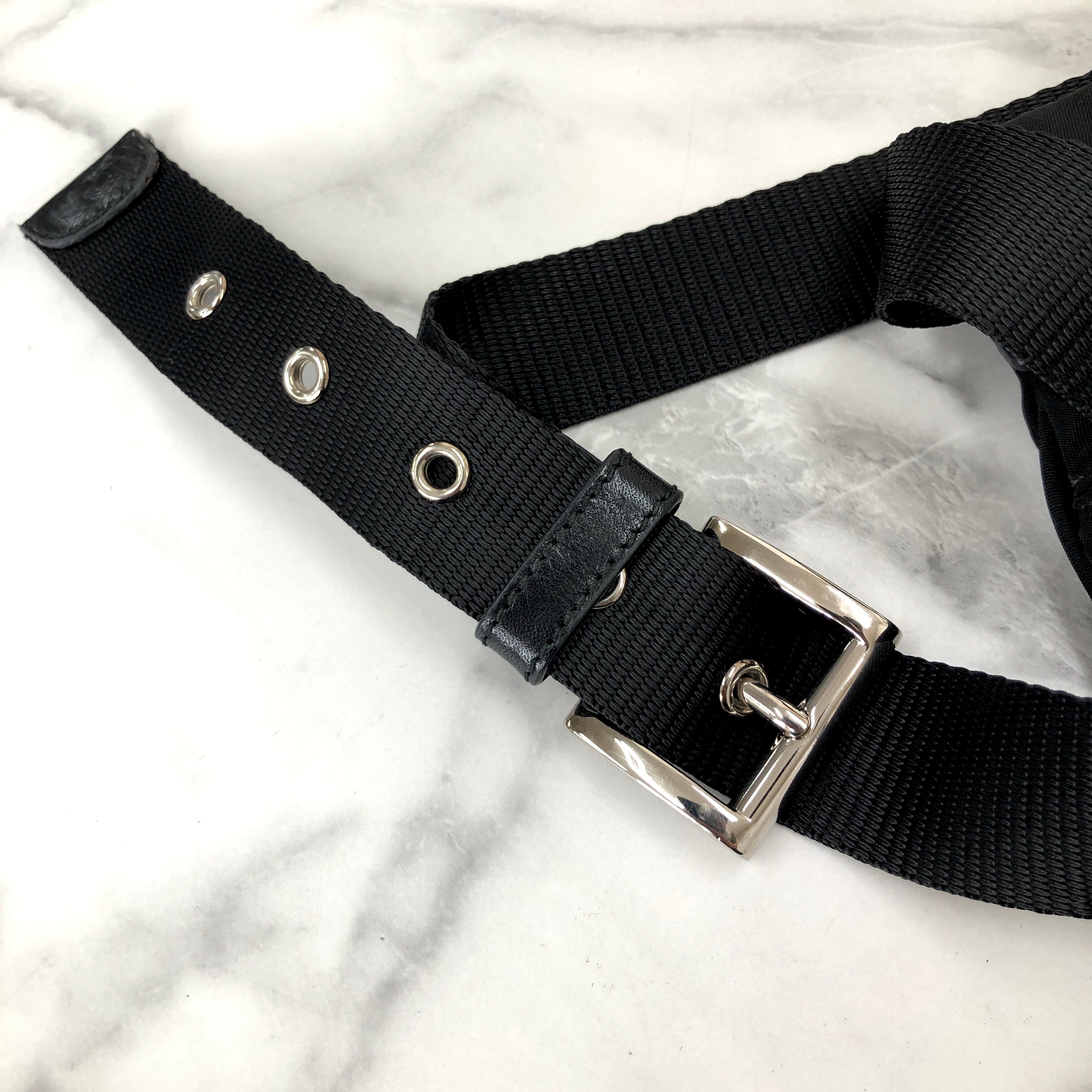 PRADA プラダ トライアングルロゴ テスートナイロン ウエストバッグ