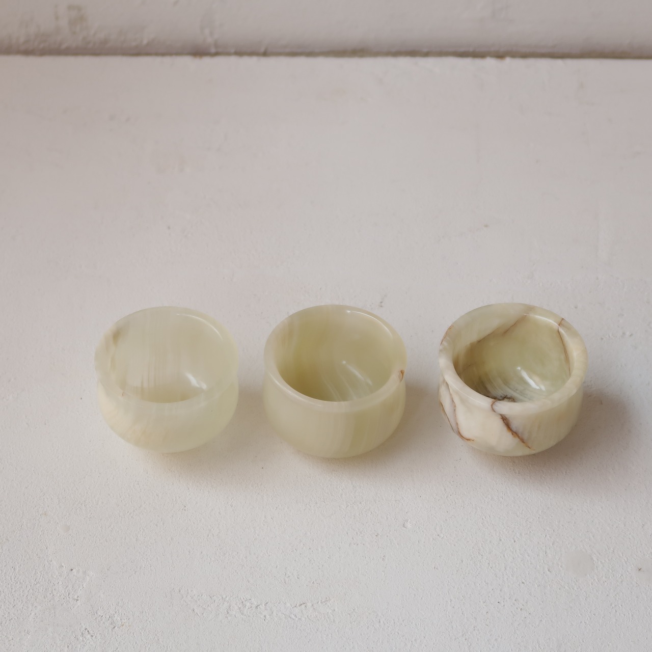 まるい石のおちょこi