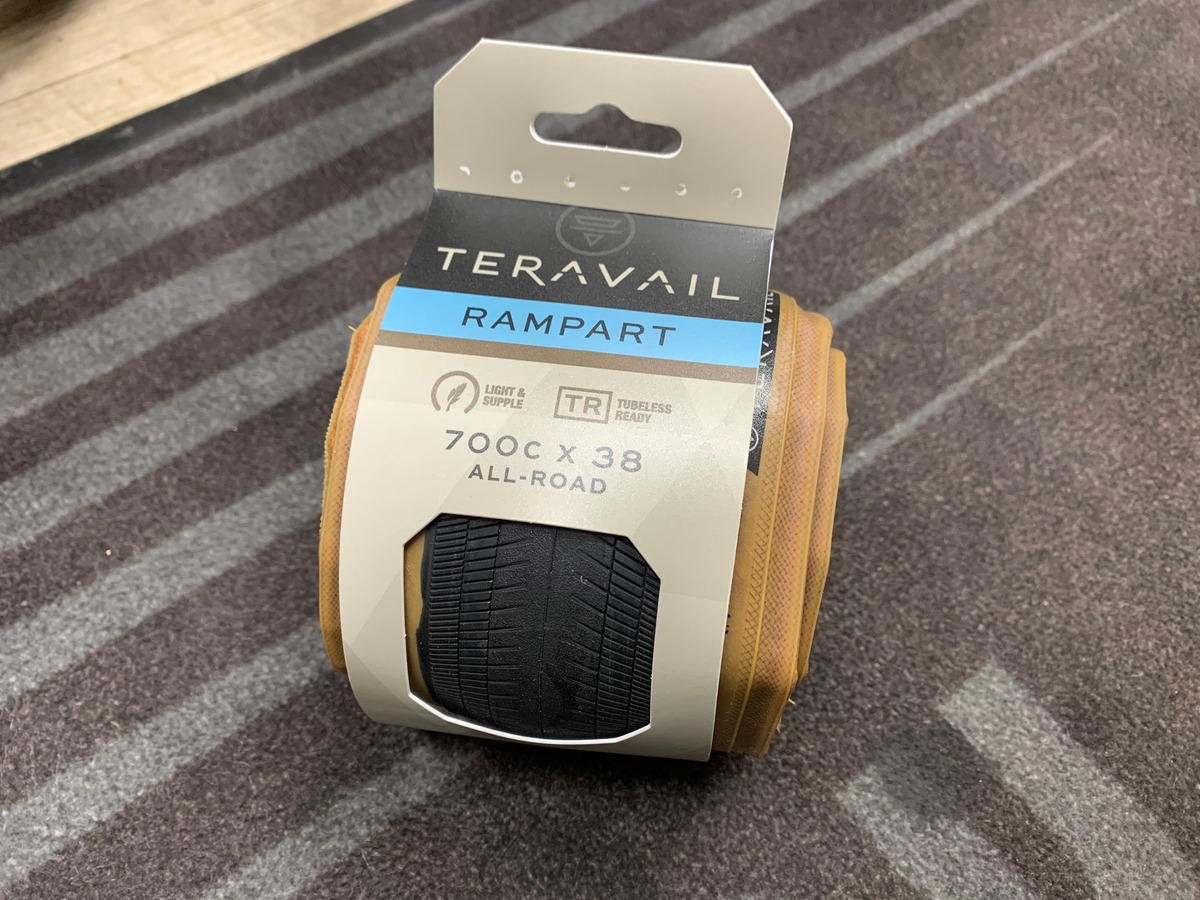Teravail テラベイル/ RAMPART ランパート 700×38c Tan L&S | Snatch 