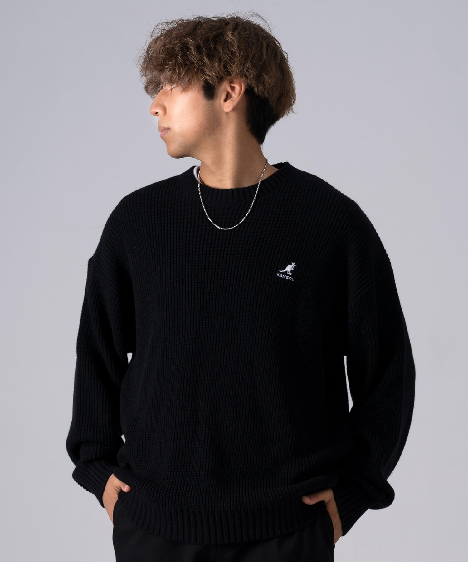 ユニセックス向けのブランドをメインにした、カジュアルな洋服や服飾