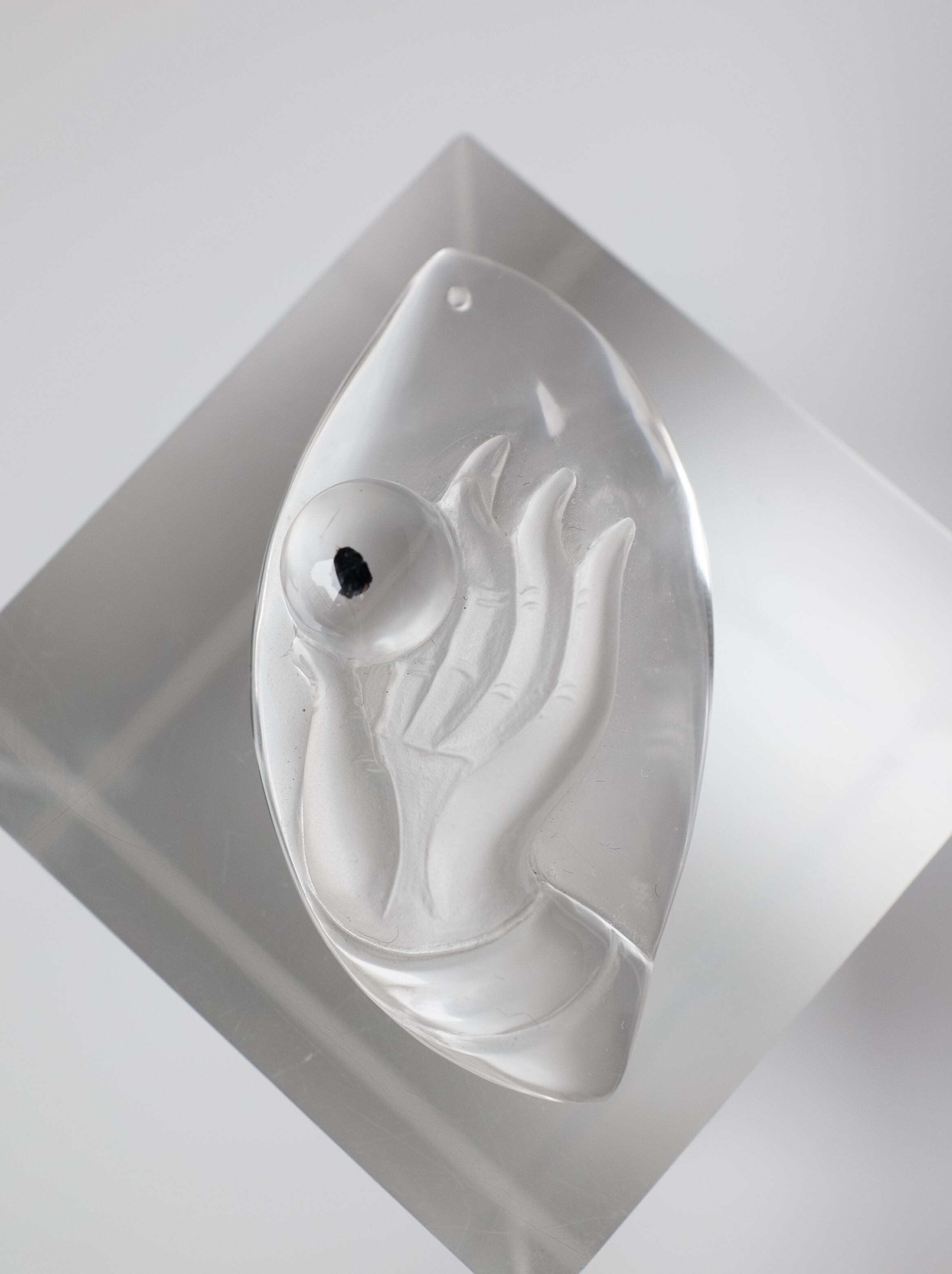 菩薩の手カービング - バイオタイトインクォーツ 06