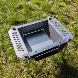 魚の串焼き焚き火台「野良グリルハーフ」黒皮鉄　日本製