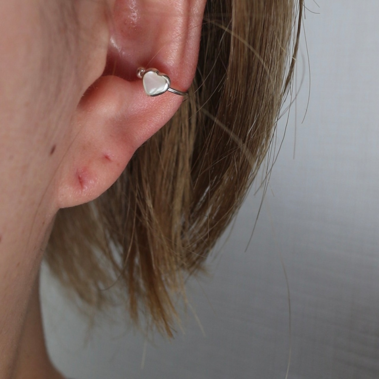 ミニハートイヤーカフ　ホワイト