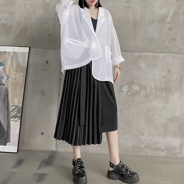 Asymmetrical pleated skirt C0191