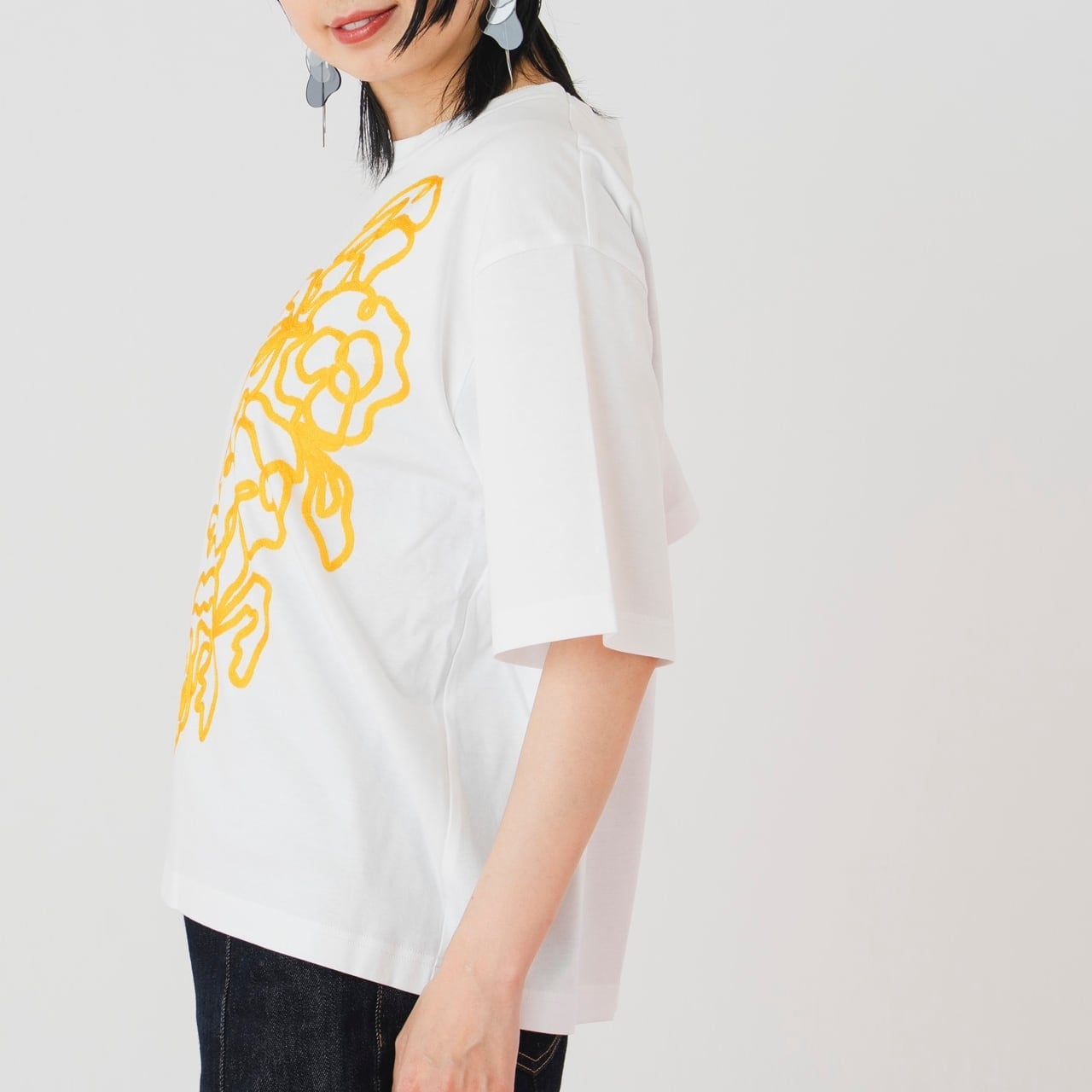 コード刺繍Tシャツ / CONTRESSE | HARUHANA