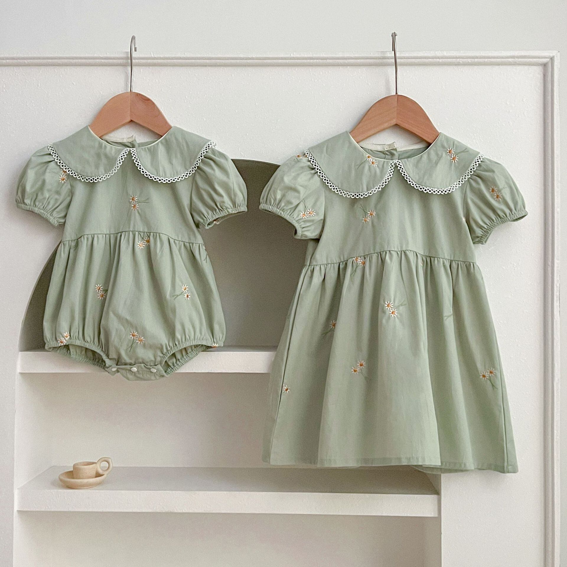 ベビーキッズ女の子小花柄刺繍付き半袖ロンパース ワンピース リンク 