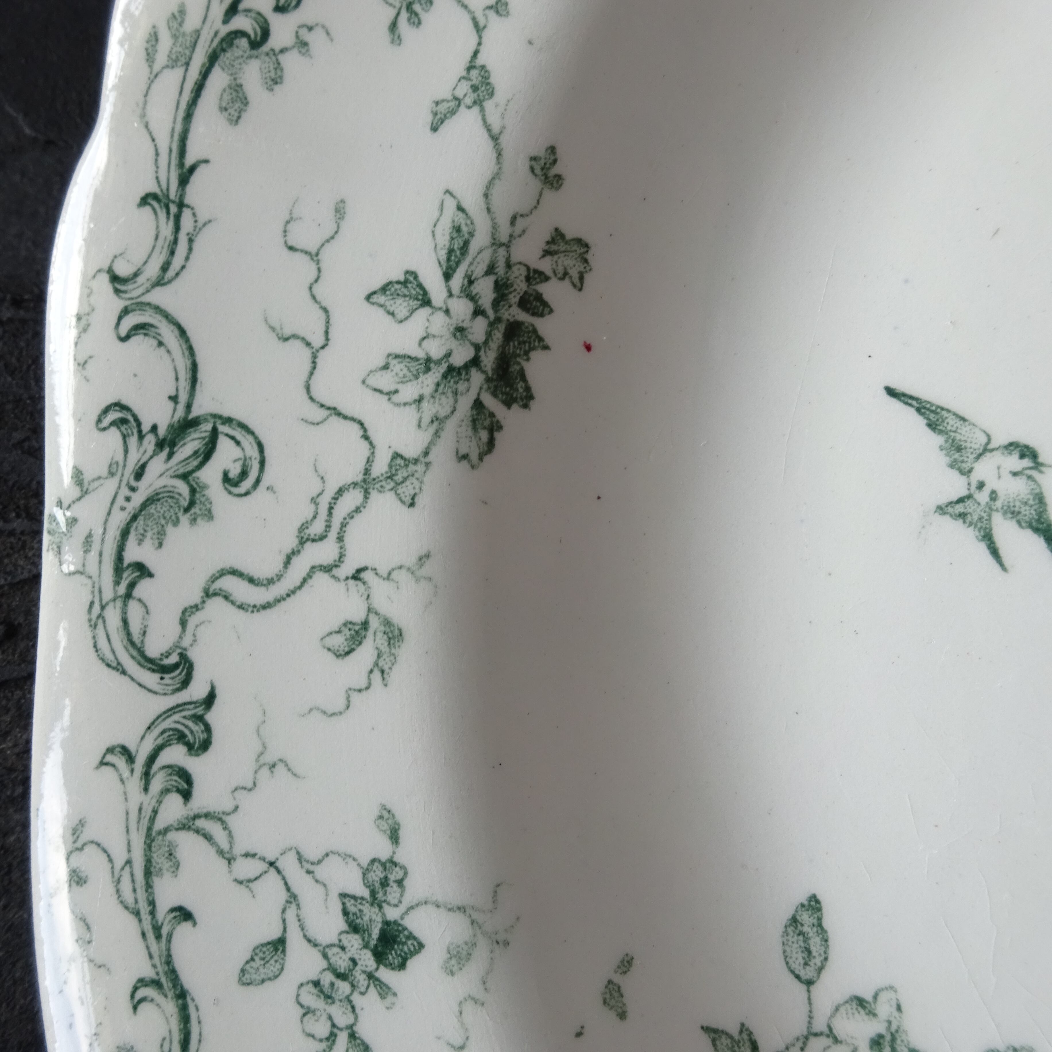 ☆TERRE de FER PORCELAINE OPAQUE DE GIEN modèle 《IDYLLE》 assiette demi creuse (C)