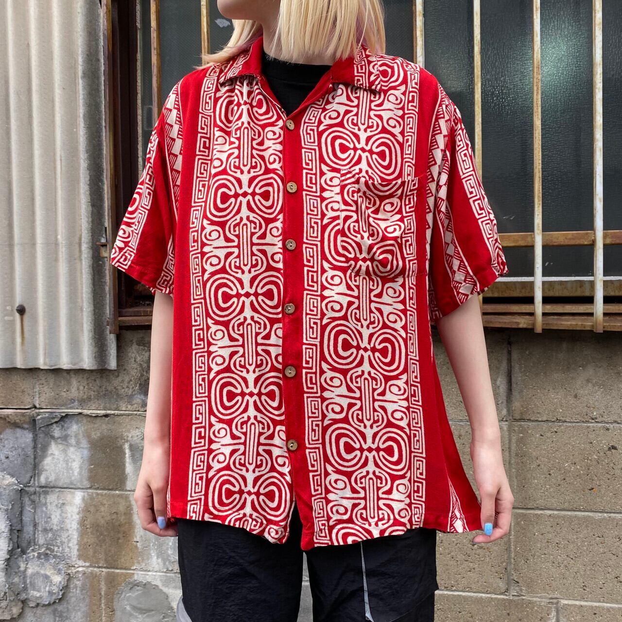 エスニック柄 レーヨン アロハシャツ オープンカラーシャツ メンズl相当 古着 開襟 ハワイアンシャツ 総柄シャツ レッド 赤色 半袖シャツ Cave 古着屋 公式 古着通販サイト