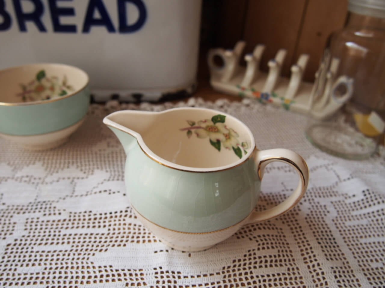 イギリスアンティーク 陶器製クリーマー | Bonny Bee