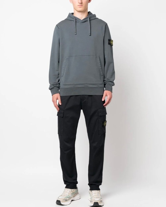 【STONE ISLAND】コンパスモチーフ パーカー