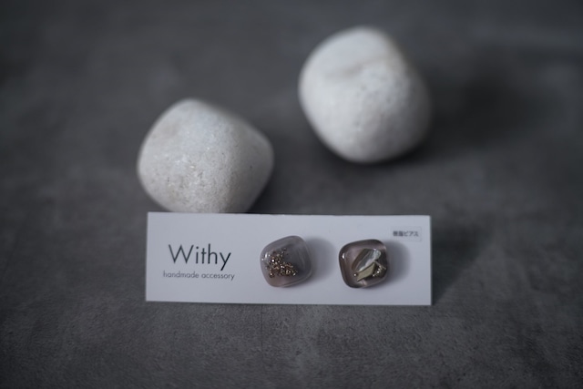 withy 樹脂ピアス　/25