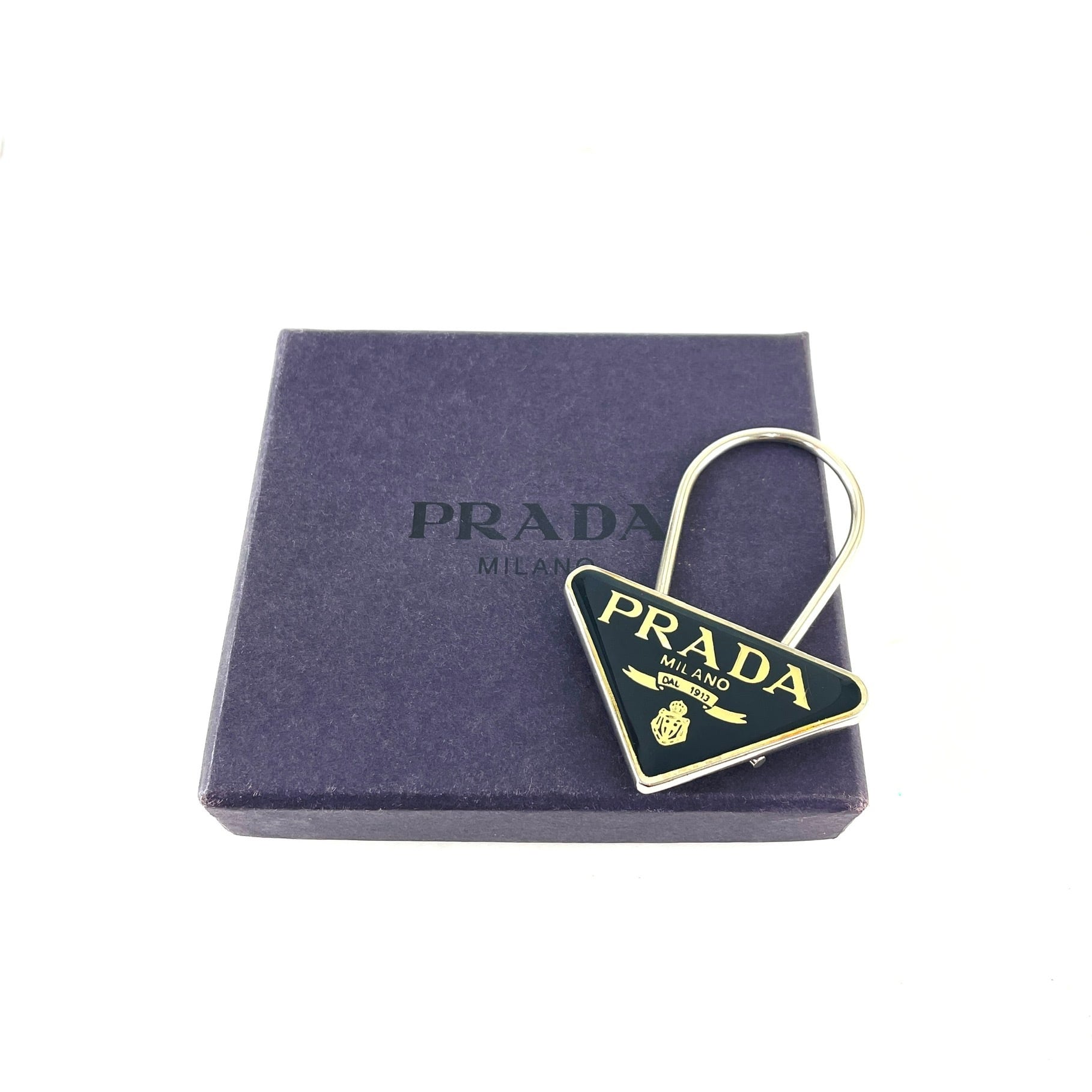 PRADA プラダ トライアングルロゴ キーホルダー ブラック×シルバー