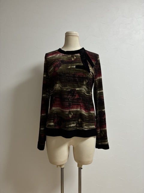 1970's Ribbon Design Patterned Velour Top
