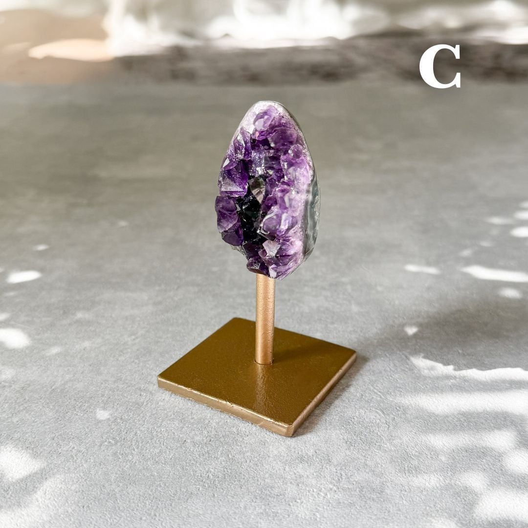 アメジスト スタンド付き （ゴールド）【送料無料】｜Amethyst on Iron