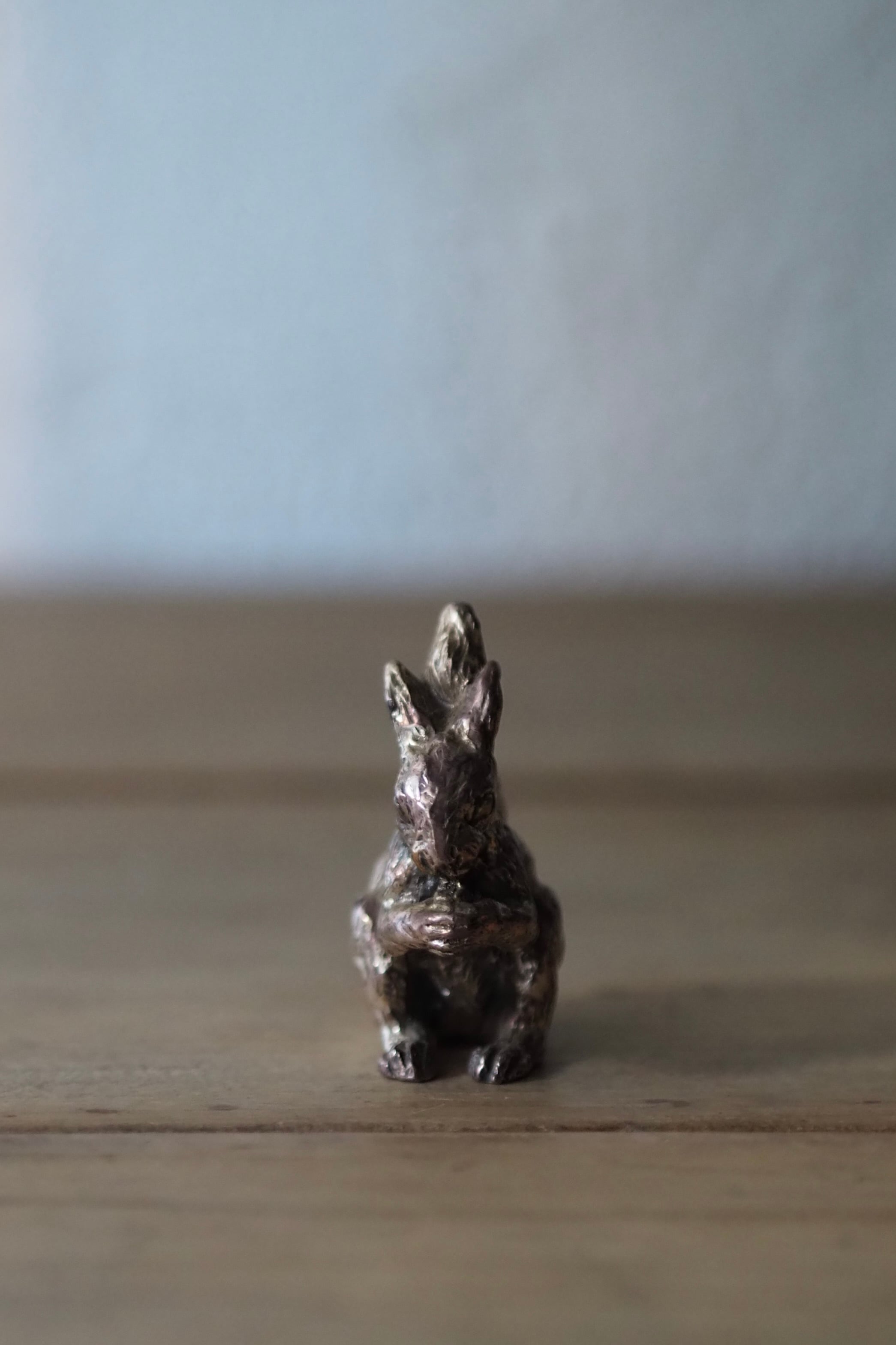 大事にナッツを抱えるリス-vintage cast iron squirrel objet