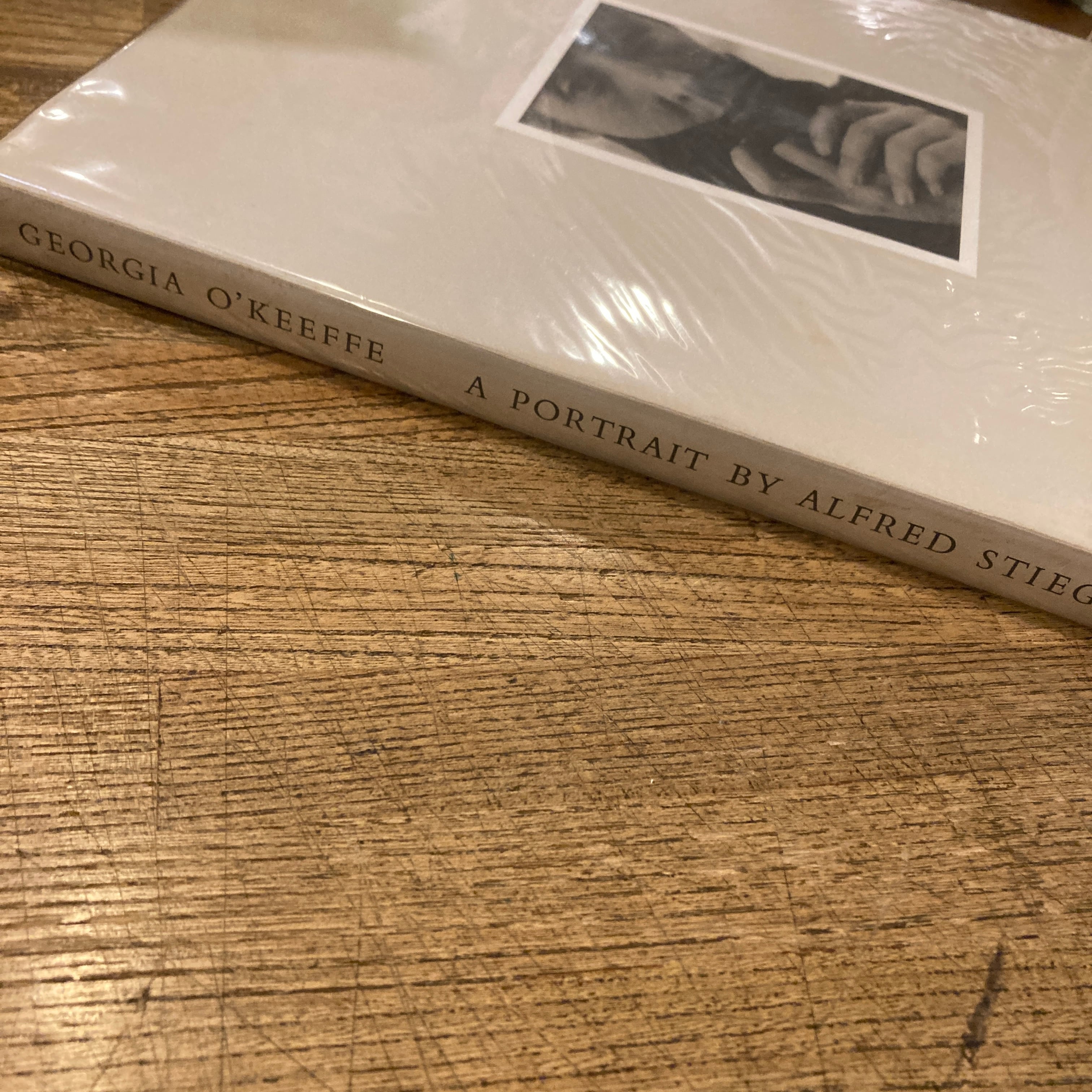 Georgia O 'Keeffe A Portrait / Alfred Stieglitz | 百年