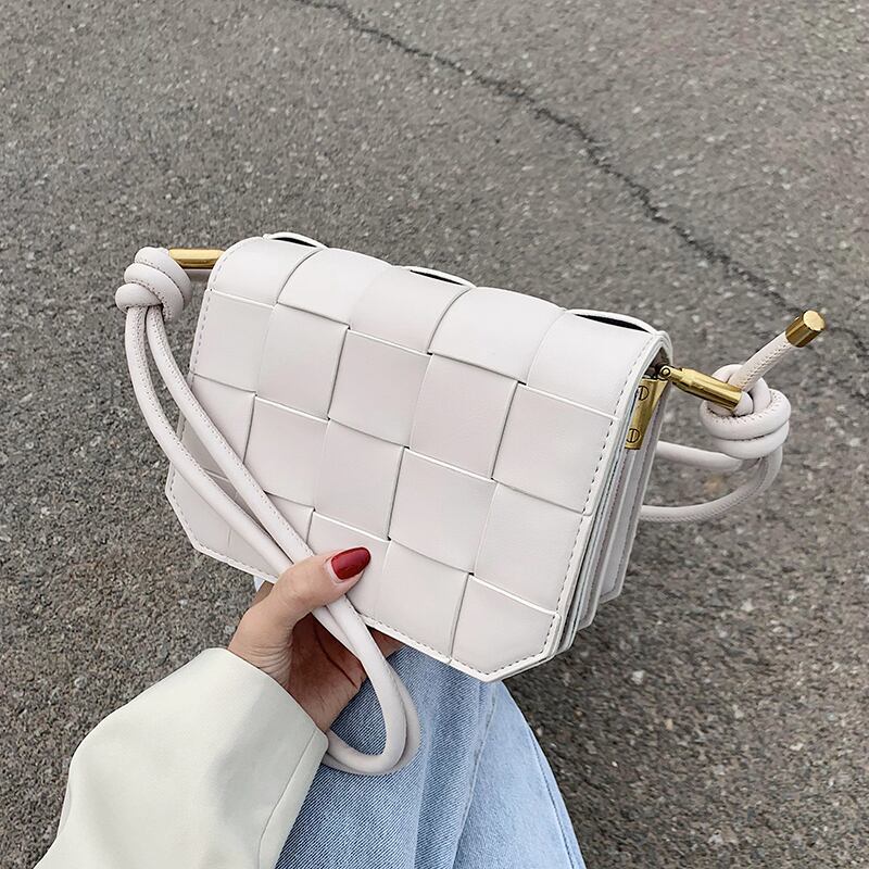 スモールバッグレディースバッグ2020人気の新しいトレンディなワイルドショルダーメッセンジャーバッグサマーネット赤ファッション小さな正方形のバッグ Tiancai_Wing_Bag5983580