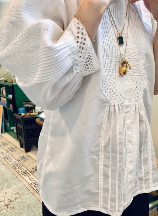 Austrian Heart Embroidery Blouse