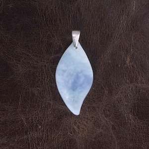 糸魚川翡翠 ラベンダー翡翠 リーフペンダントトップ 1.9g  lavender Jadeite leaf pendant top