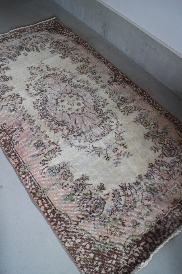 Turkish rug  No341　206×107cm