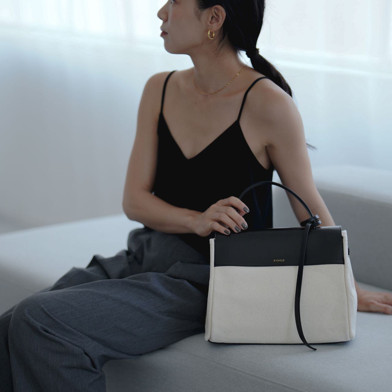 エックスニヒロ(X NIHILO) レザーハンドバッグ 「Bank」 ブラック エックスニヒロ(X NIHILO) レザーハンドバッグ 「Bank」 ブラック