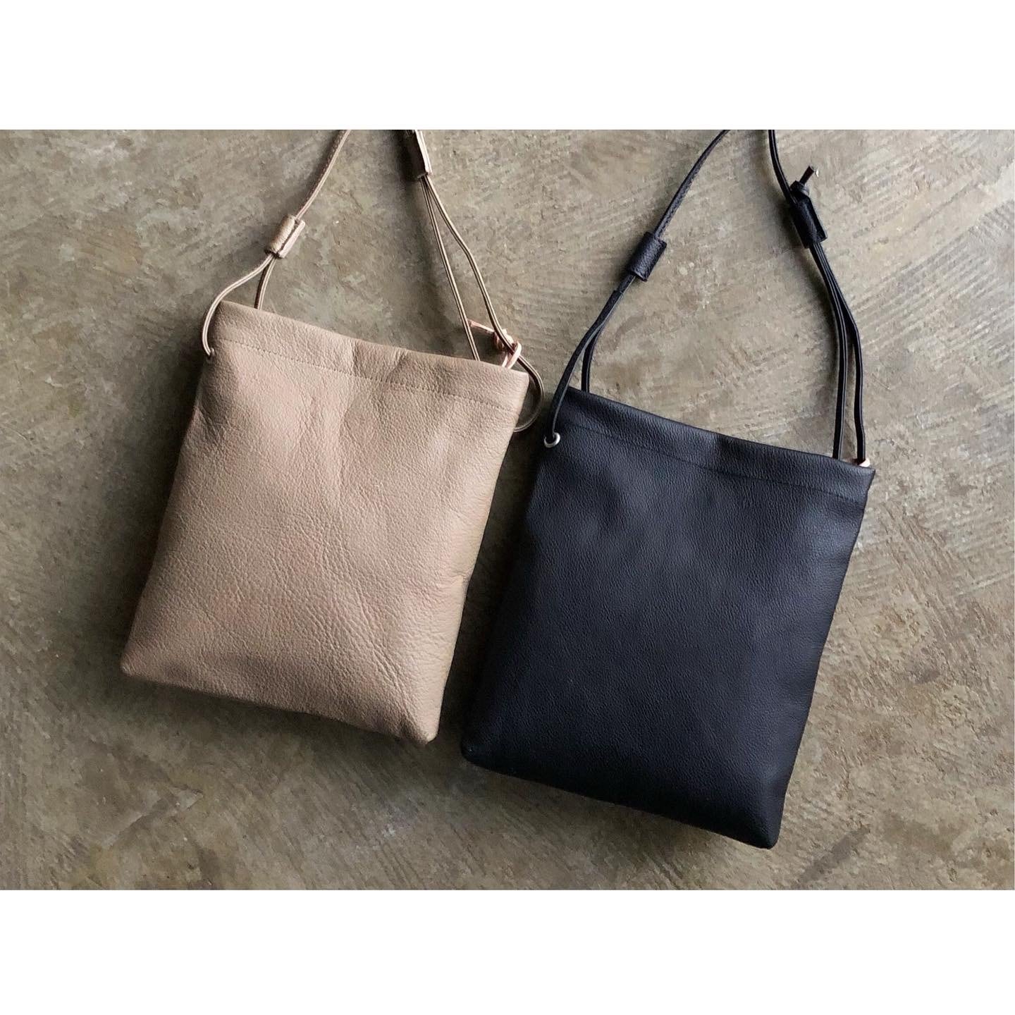 SLOW(スロウ) Embossing Shoulder Bag L | AUTHENTIC Life Store powered by BASE