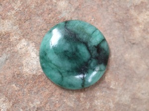 2  エメラルド　　ルース