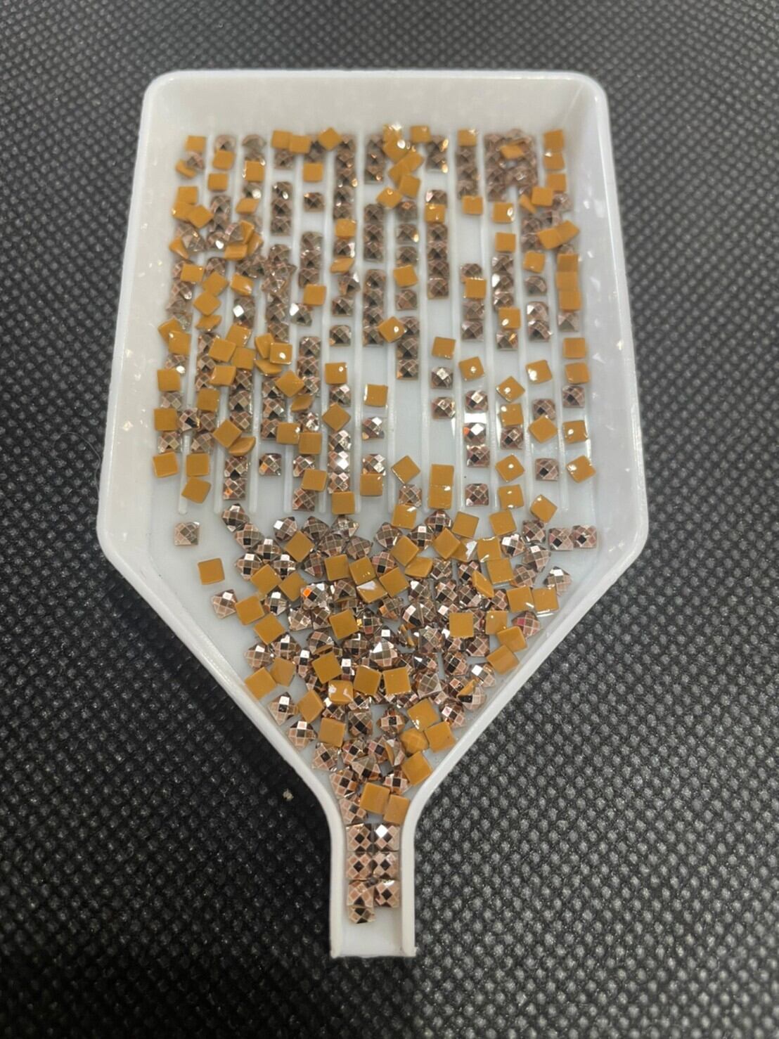 【3859番】メタリックビーズ⭐︎四角(square)ビーズ 5g入り