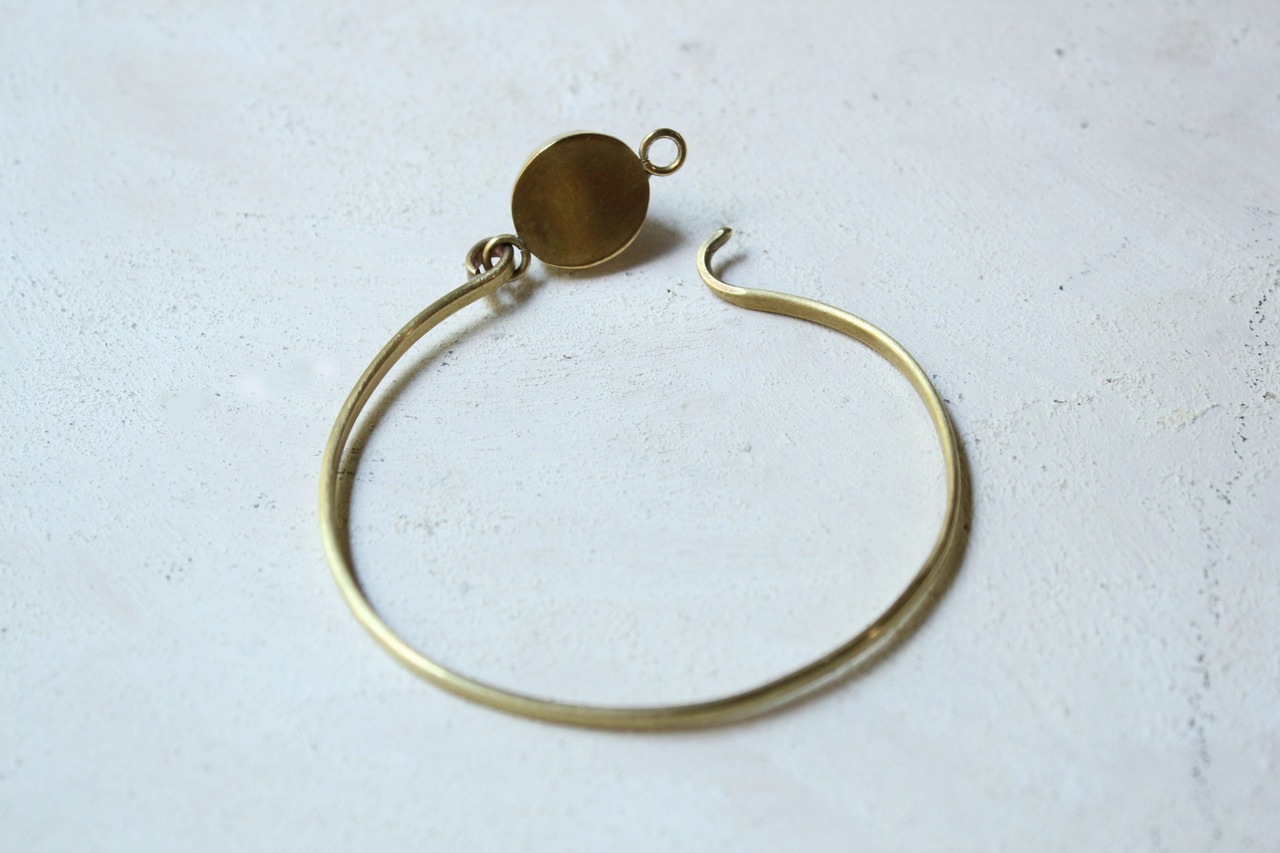 ブルーレースアゲートの真鍮バングル