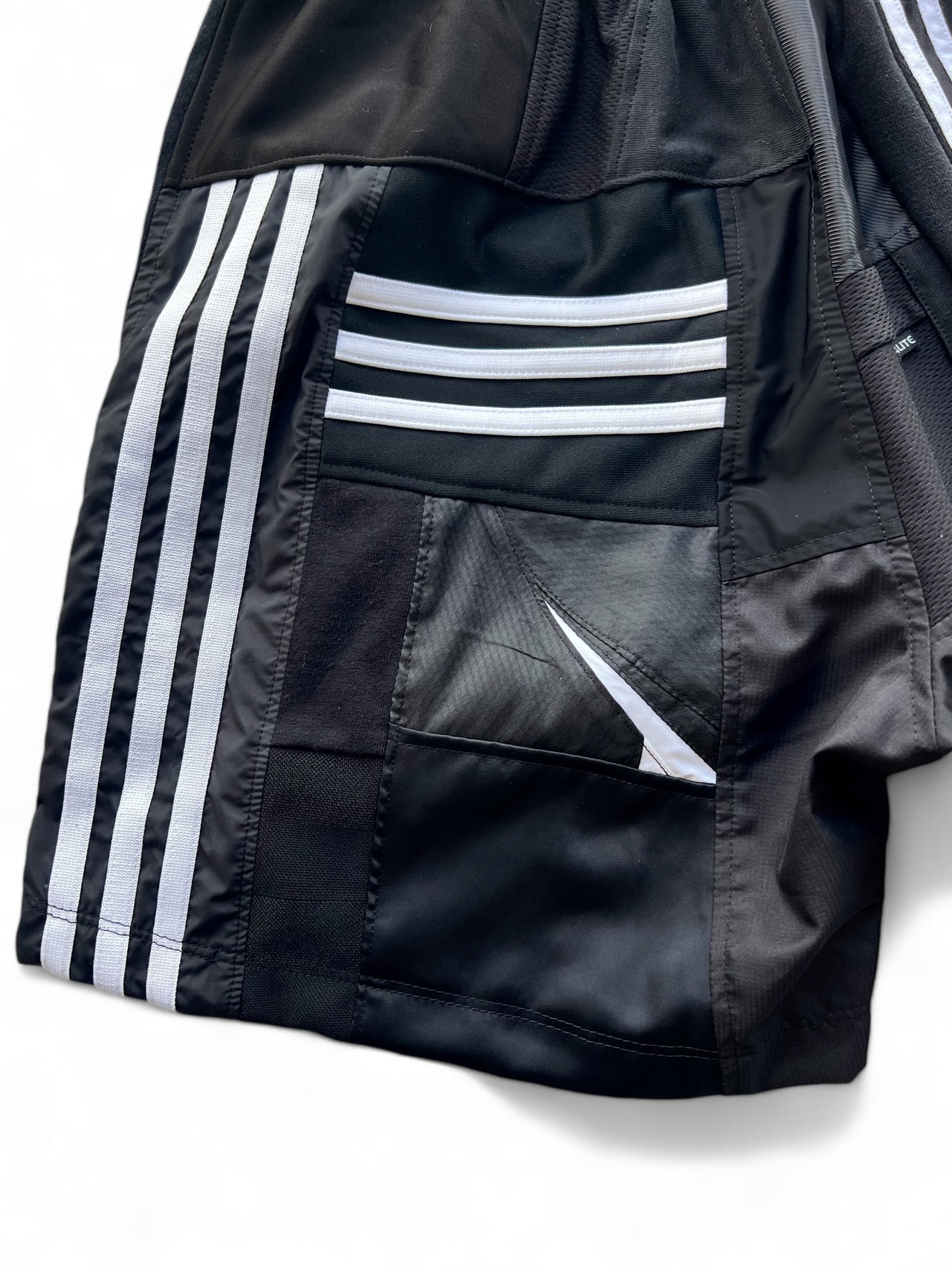 KOH ISHIGURO Upcycled Crazy Patchwork Short Pants -BLACK- Mens model - 4