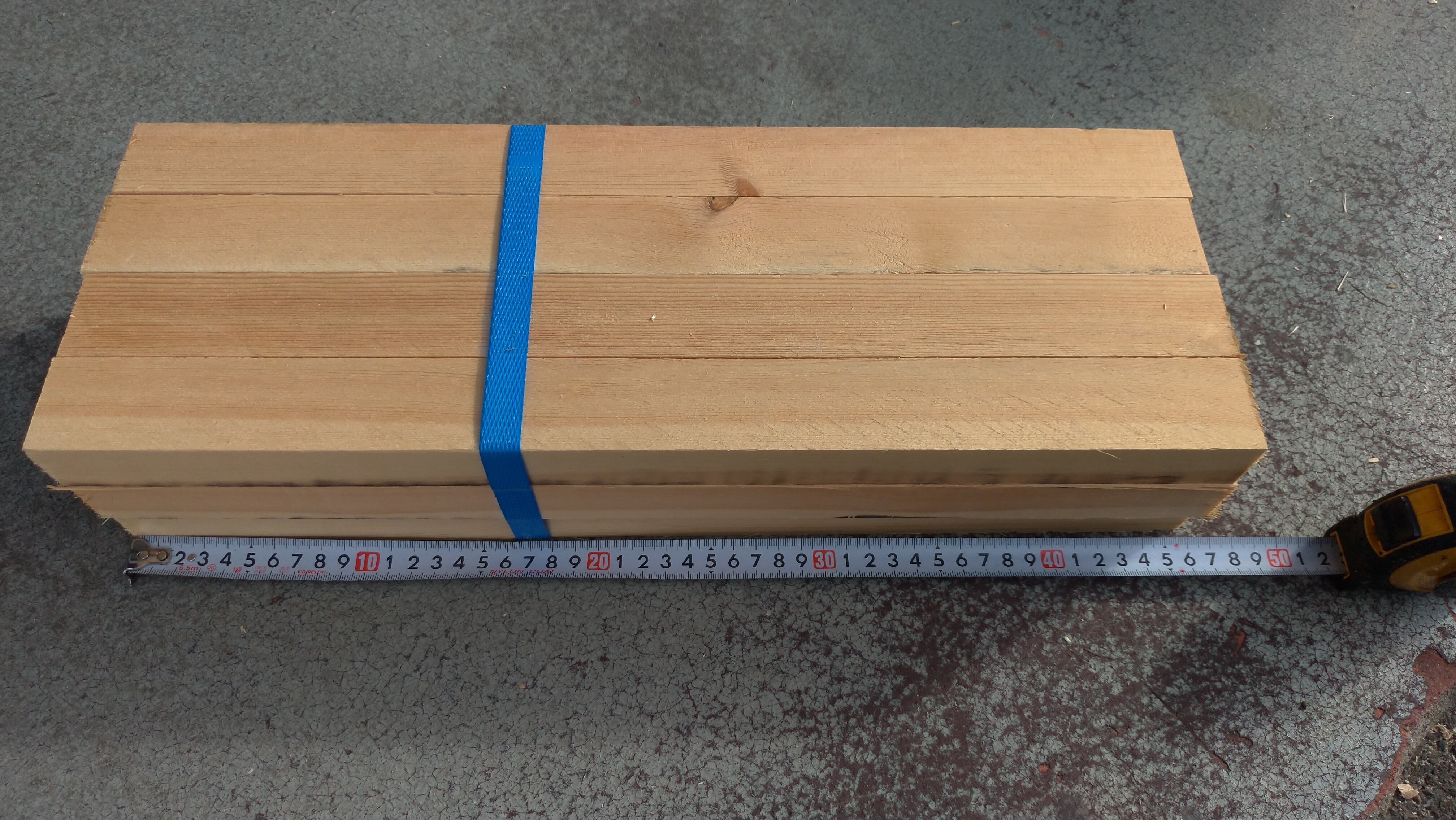 在庫整理の為赤松垂木超特価！少数ロッドの販売も可能です。