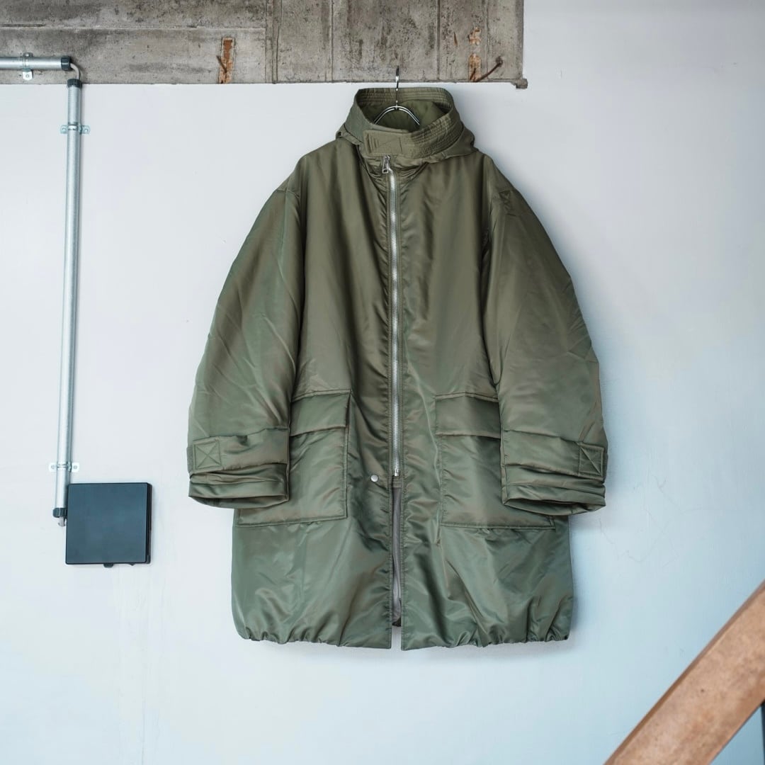 お*ん様 Sand Waterr RESEARCHED PADDED COAT Sand Waterr RESEARCHED PADDED COAT / NYLON SATIN | LIT