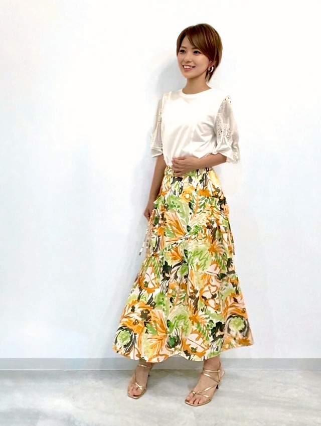 ボタニカルプリントフレアスカート