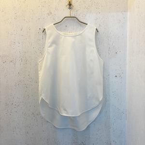【White Denim / Sleeveless Blouse】