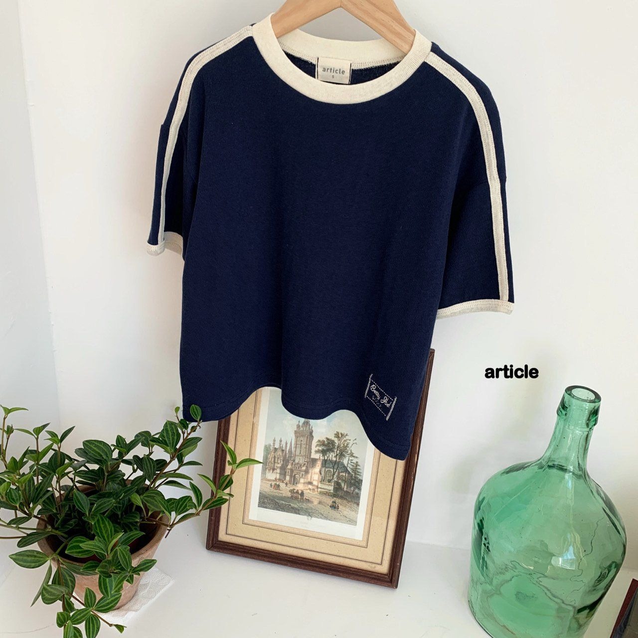 [article] Betty Needlepoint Tee (JS/JM) / [아티클] 베티자수티 (JS/JM)