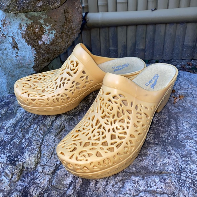 Dansko yellow heel sandals