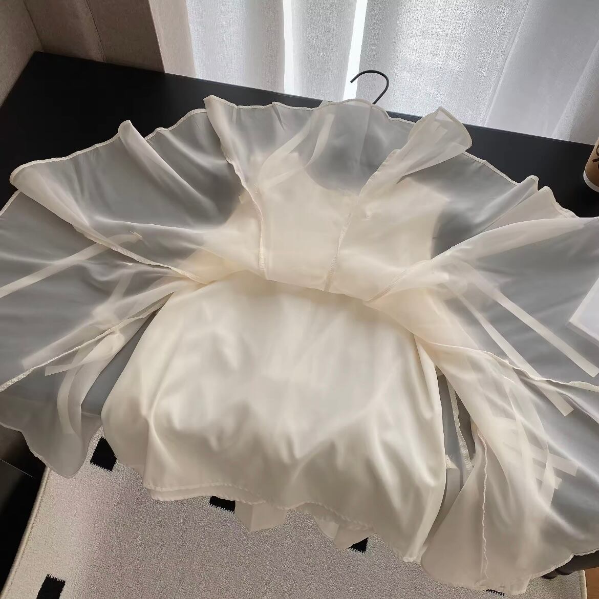 ribbon flare sleeveless tops