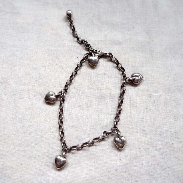 VINTAGE HEART CHARM ANKLET