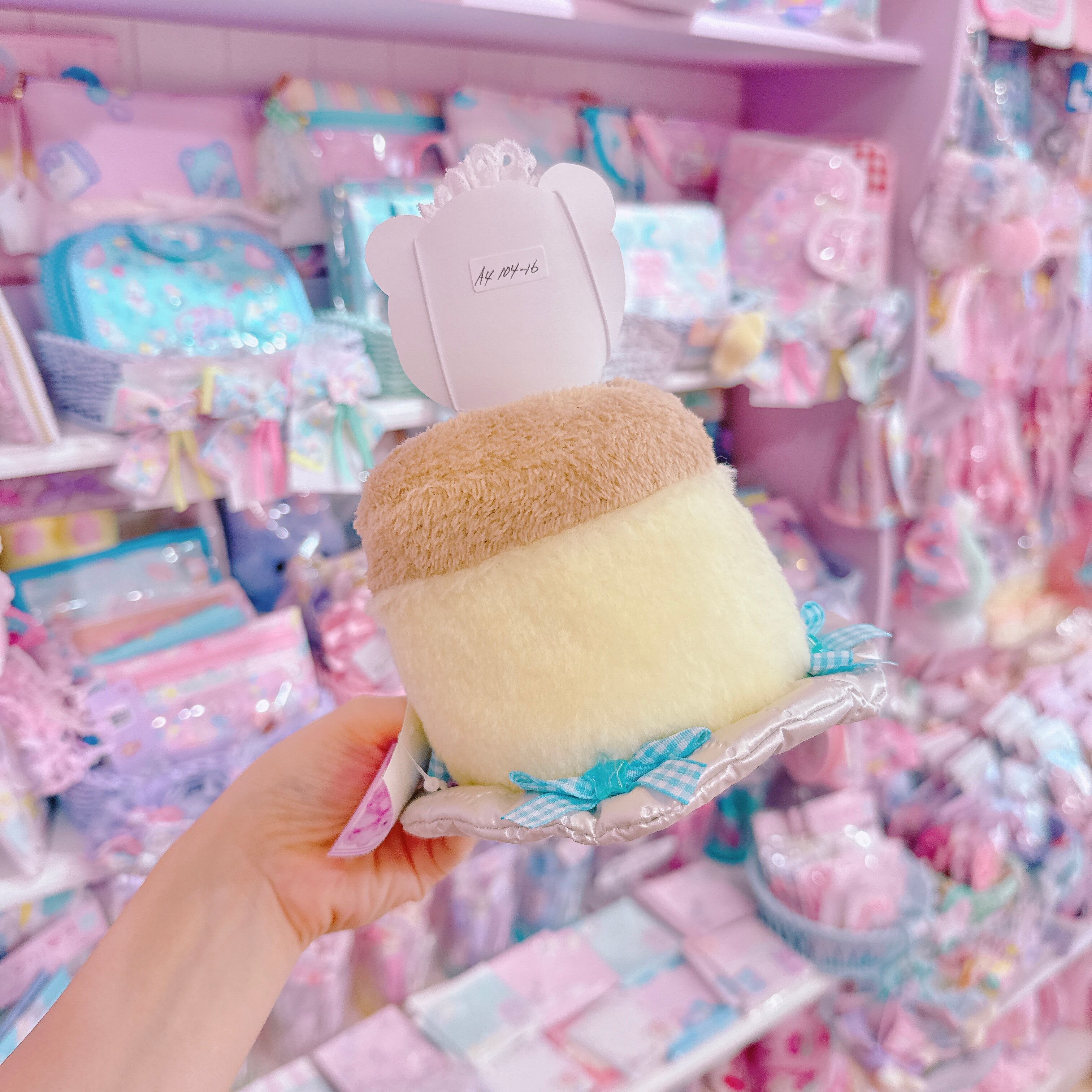【A4】105-16ぬいぐるみが飾れるプリンのぬいぐるみ