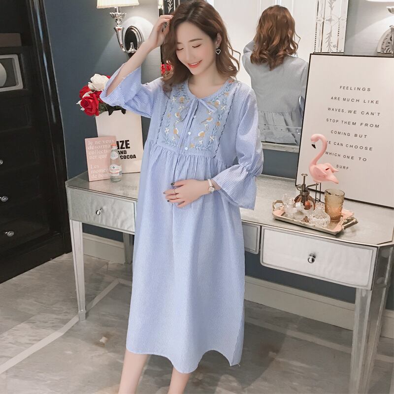 【新作】【送料無料】 マタニティウェア2019春秋新エスニックスタイル長袖ドレスファッションストライプ刺繍ロングマタニティドレス-アリババ レッド スプリング 春物 オータム 秋物 expec25375964766