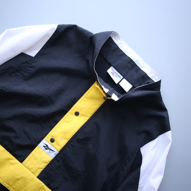 "Reebok" switching and sleeve embroidery design XXL big silhouette nylon anorak