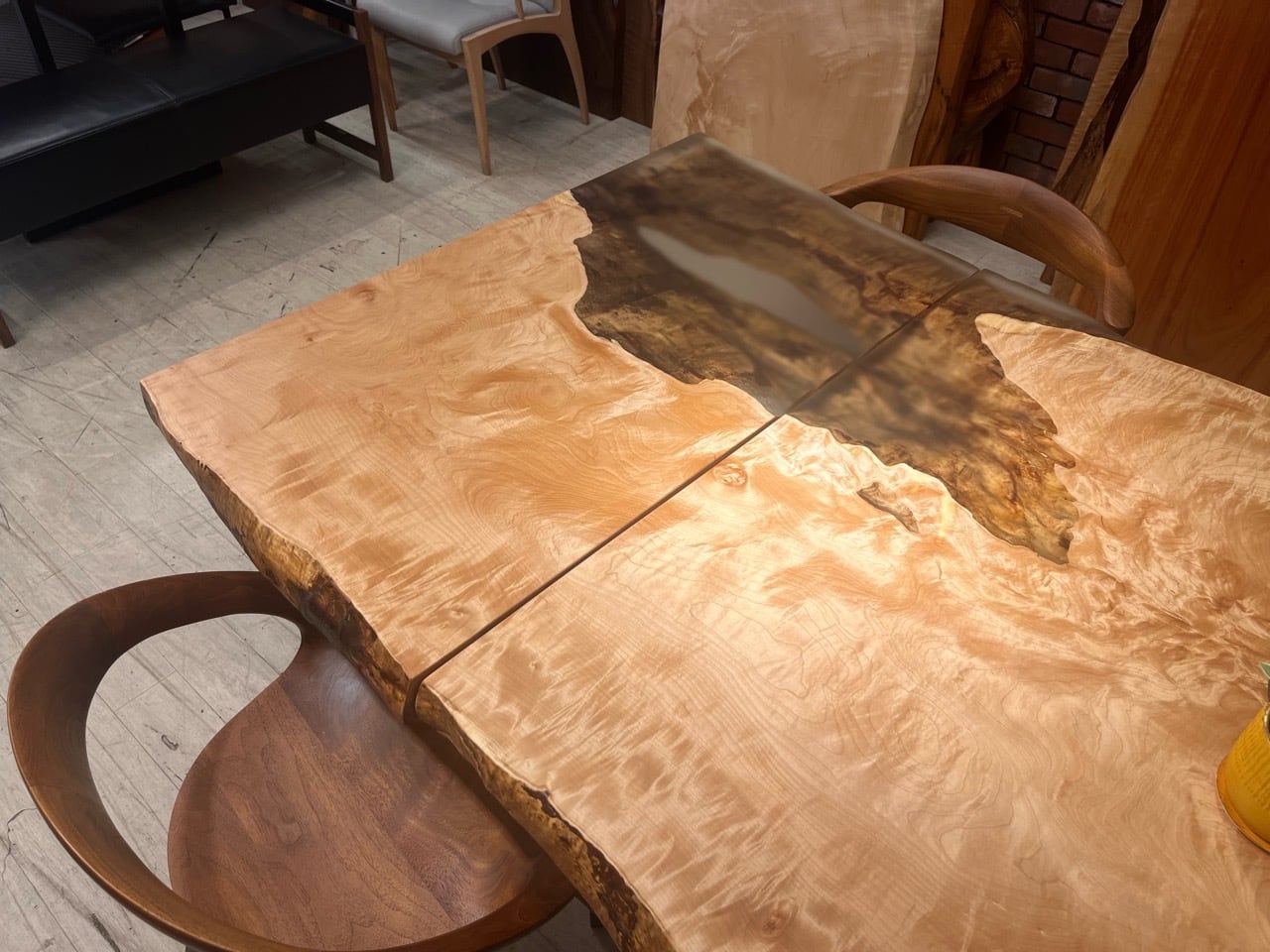 ラウンドテーブル　レジンテーブル　胡桃木 ラウンドテーブル レジンテーブル 胡桃木