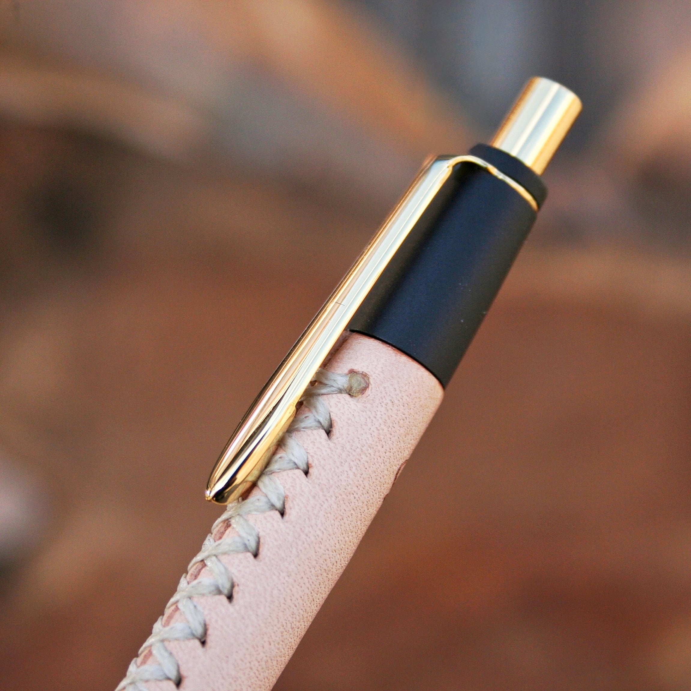 革軸ペン【ヌメ革 ナチュラル】 | Schicksal